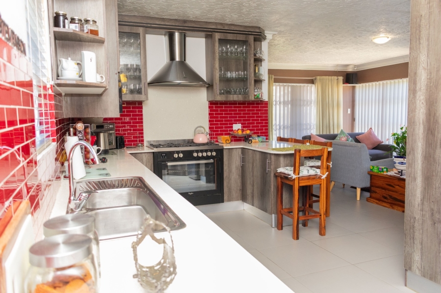 3 Bedroom Property for Sale in Fairview Eastern Cape